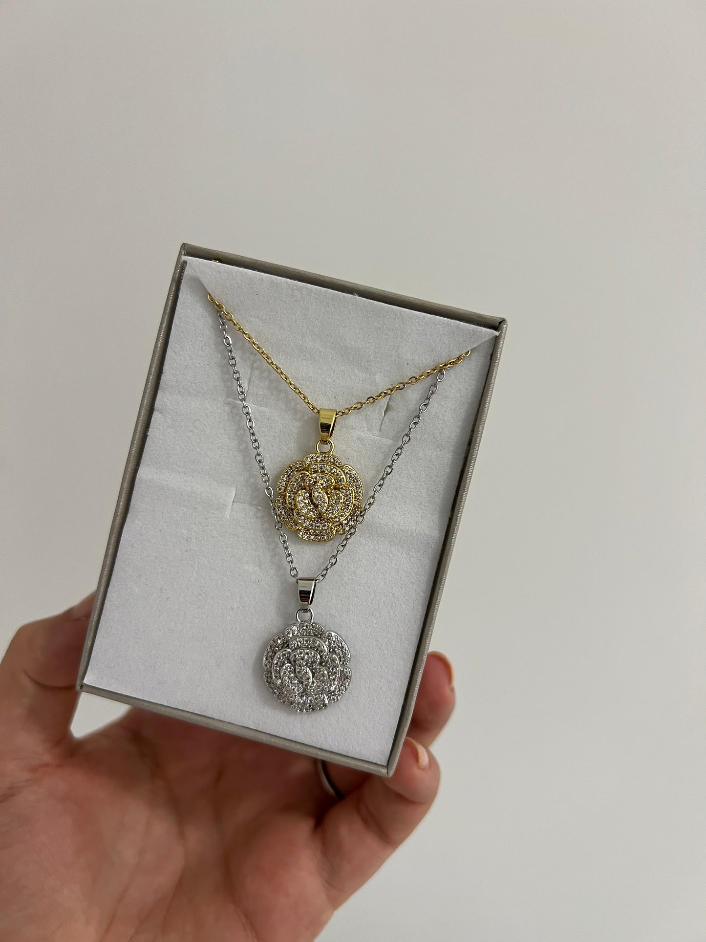 Collana CAMELIA