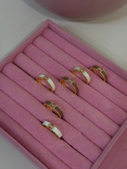 Anello H strass