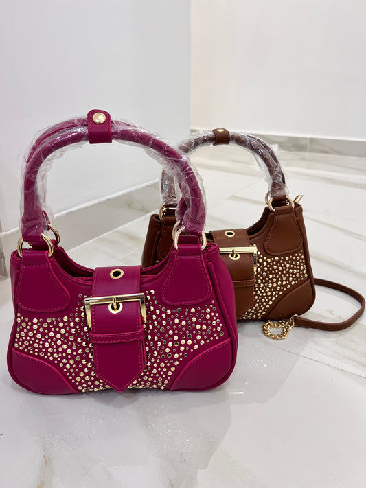 Borsa “borchiata”